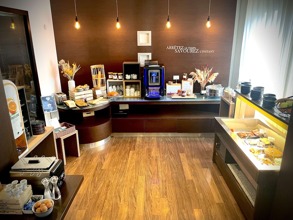 Kyriad Grenoble Centre.