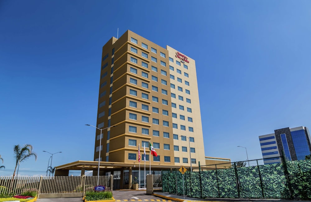 Hampton Inn&Suites by Hilton Puebla.