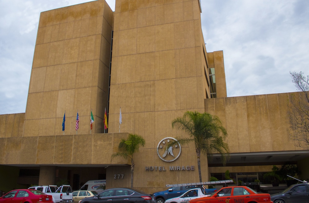 Hotel Mirage.