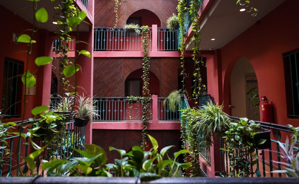 Hotel La Villa Racine.