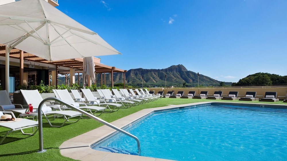 Queen Kapiolani Hotel.