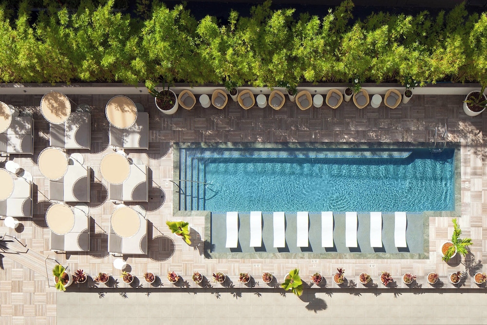 The Laylow Waikiki, Autograph Collection.