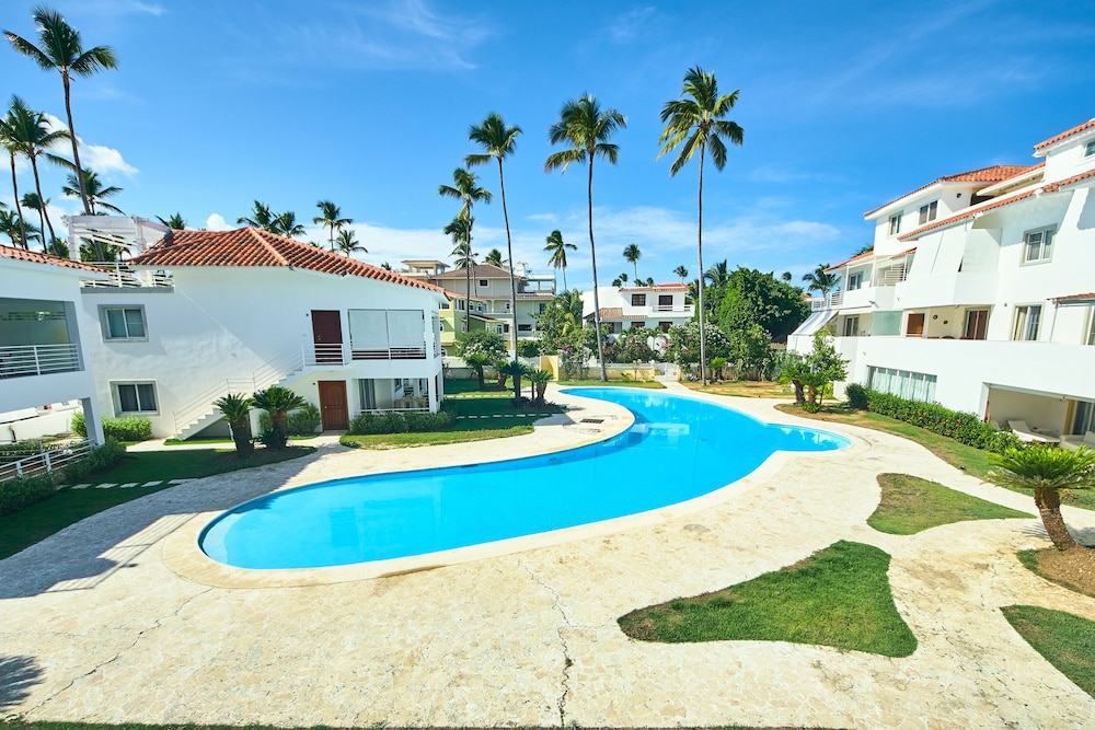 Las Terrazas Condo - Los Corales Village.