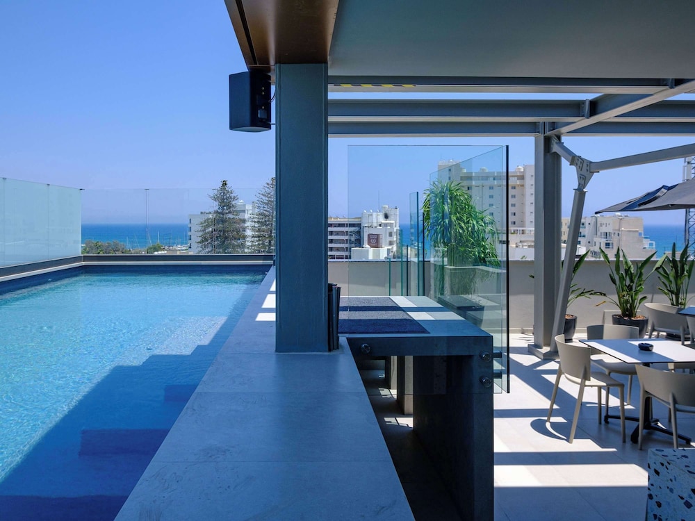 Mercure Larnaca Finikoudes Beach.