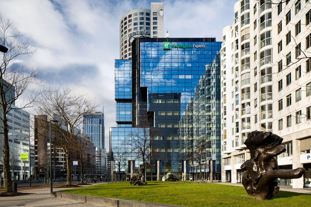 Holiday Inn Express Rotterdam - Central Station by IHG.