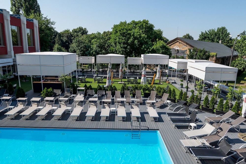 North Star Continental Resort