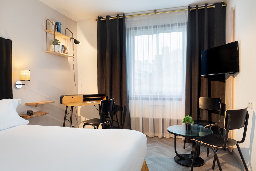 Chromatics Hotel &amp; Restaurant The Hill Club by happyculture