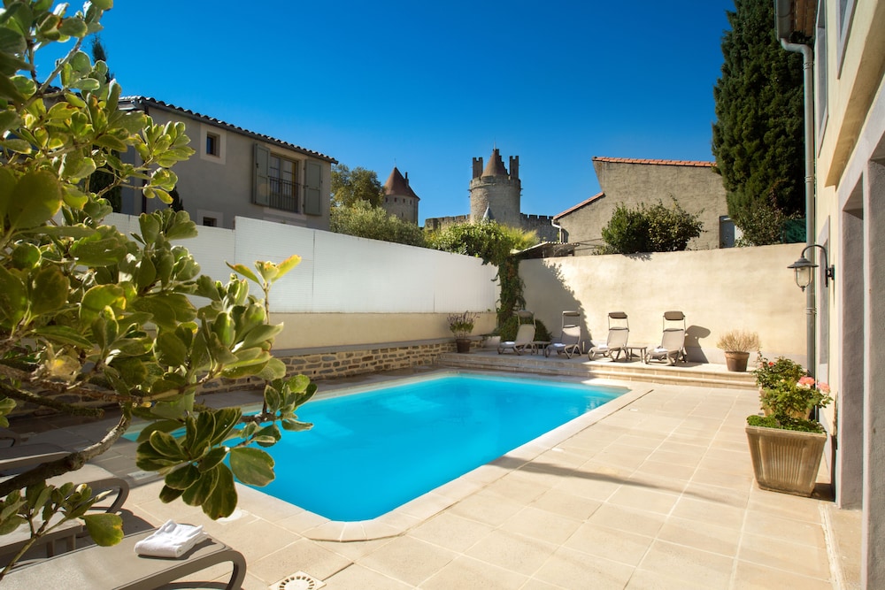 Hotel l'Aragon, à 50m de la cité de Carcassonne, Carcassonne