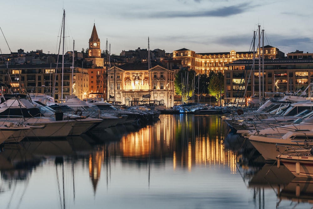 Escale Oceania Marseille Vieux Port