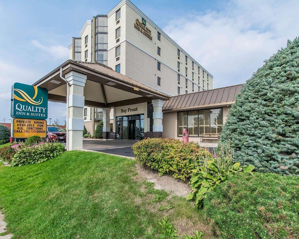 Quality Inn&Suites Bay Front