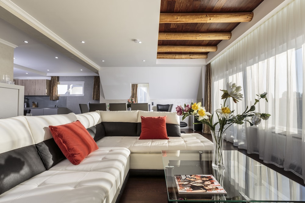 The Queen Luxury Apartments Villa Vinicia