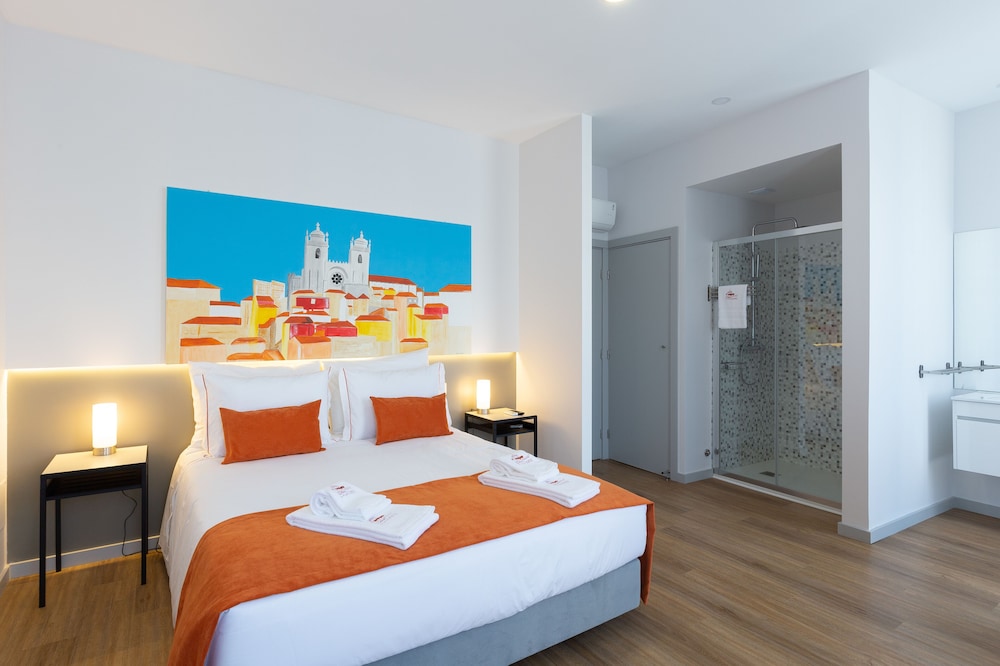 Serra do Pilar Porto Suites.