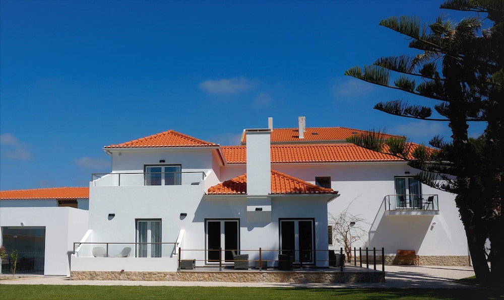 Silver Seahorse Garden Retreat