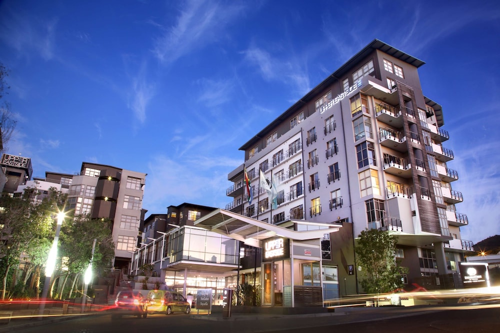 DoubleTree by Hilton Cape Town - Upper Eastside.