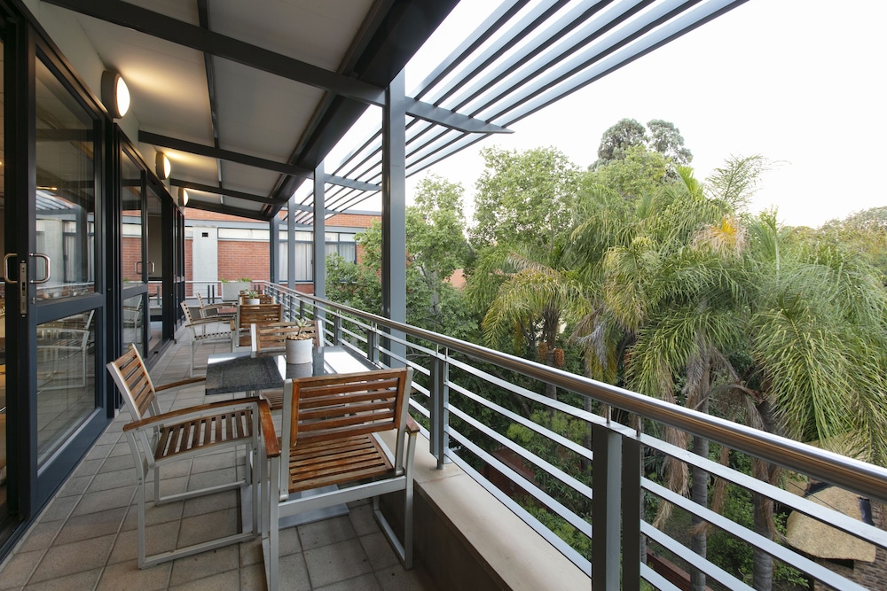 Absolute Farenden Apartments.