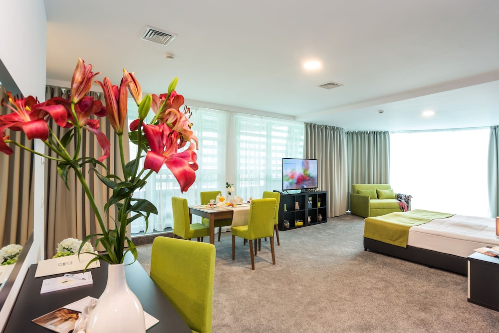 Earth and People Hotel&Spa