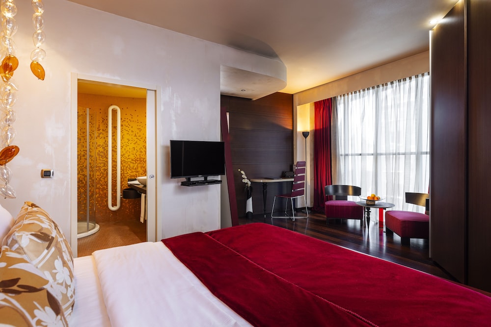 Les Fleurs Boutique Hotel