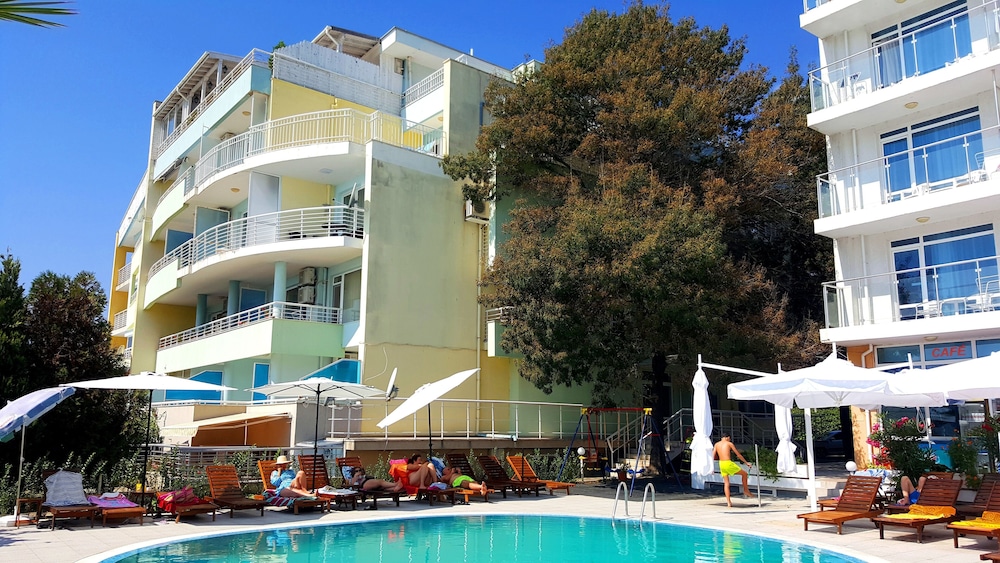 Perla Apartments