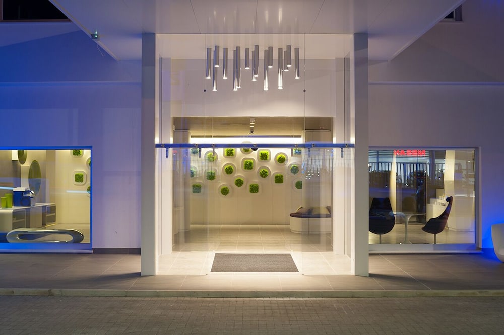 8Piuhotel