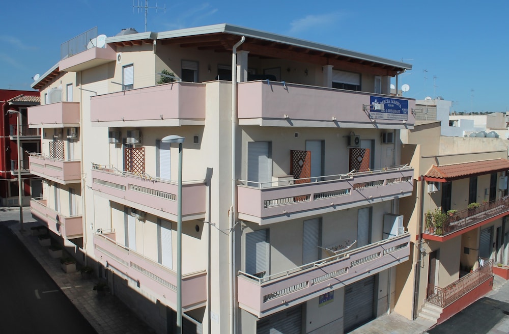 Bed and Breakfast Brezza Marina e Ristorante Shoreline afbeelding