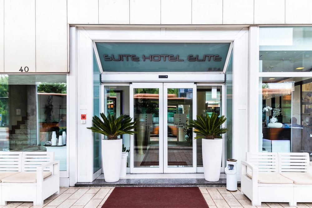 Suite Hotel Elite.