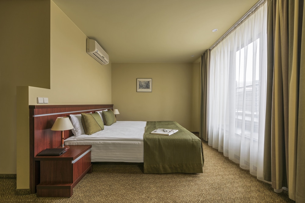 Congress Hotel