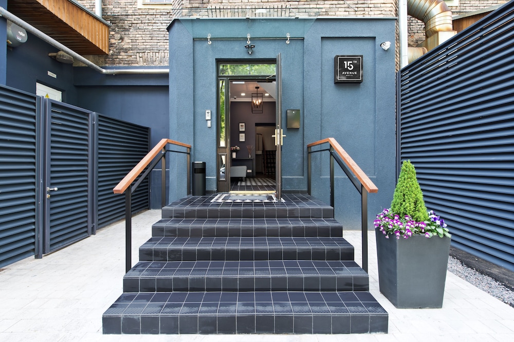 15th Avenue Hotel – LT