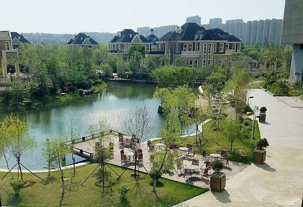 Sheraton Changchun Jingyuetan Hotel