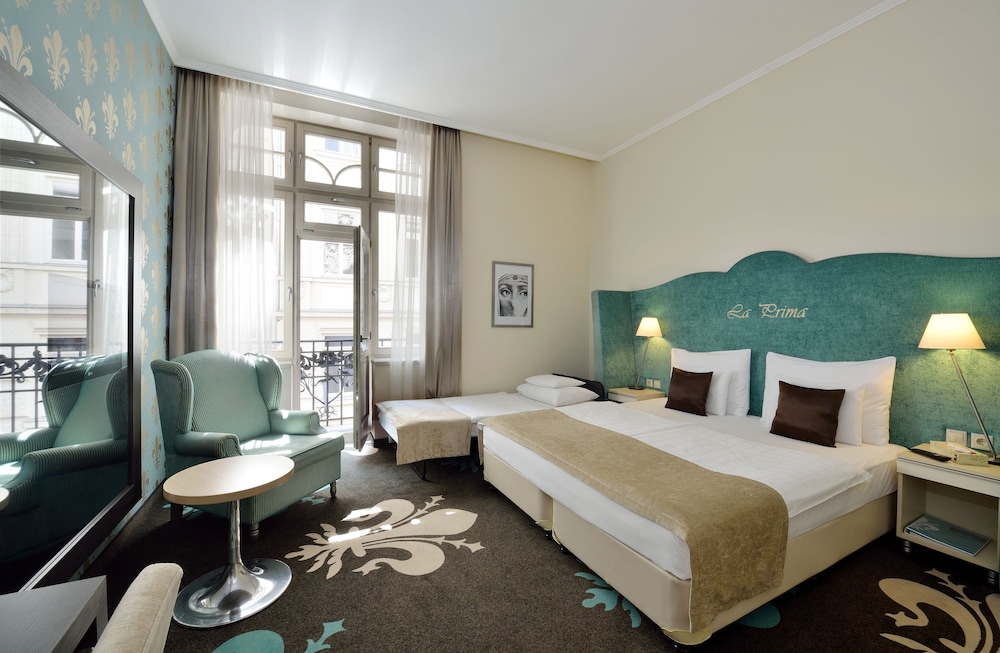 La Prima Fashion Hotel – La Prima Fashion Hotel in HU
