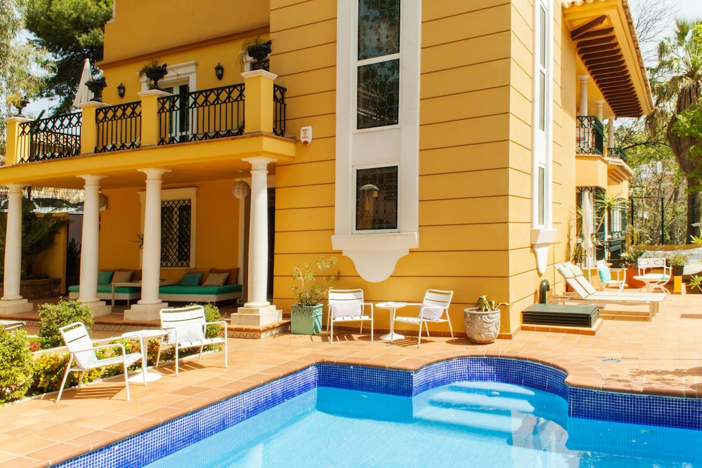 BYPILLOW Villa Lorena