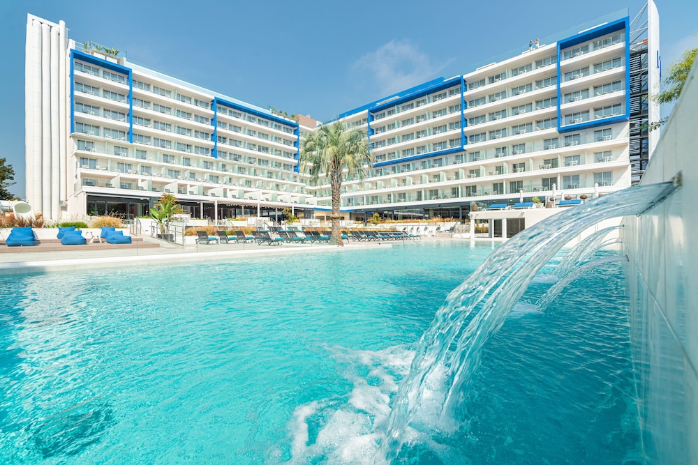 L'Azure Hotel afbeelding