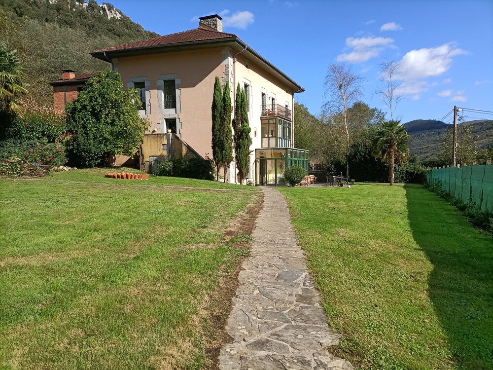 La Villa de Palacios, San Miguel de Aras