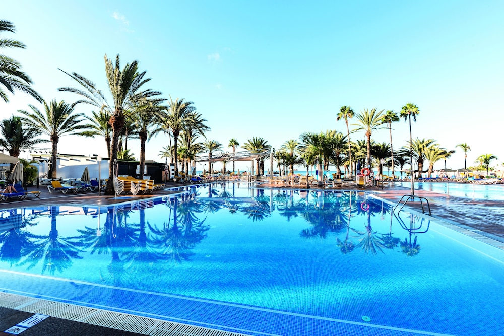 Grupotel Tres Vidas.