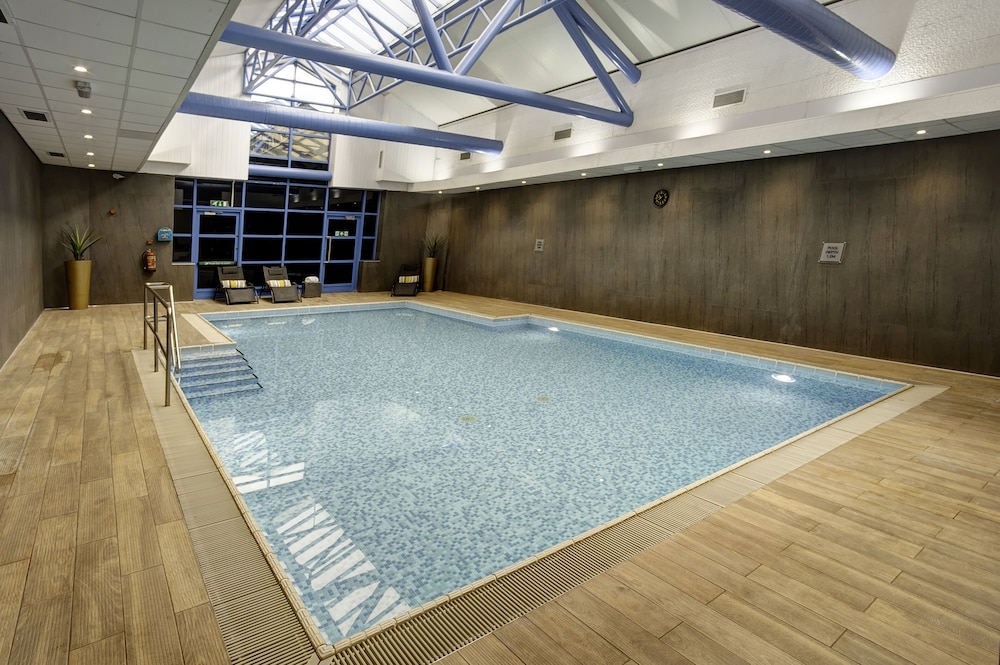 Sandman Signature London Gatwick Hotel.