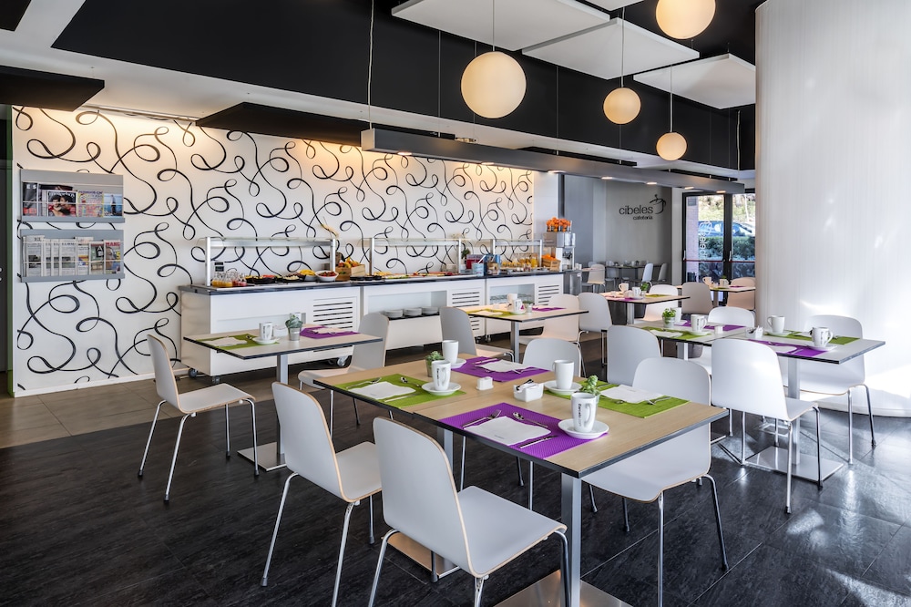 Hotel Zentral Castellana Norte