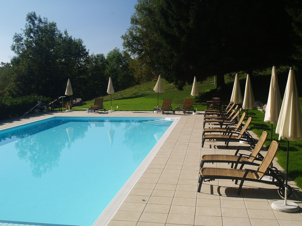 Romantik Hotel die Gersberg Alm mit Panoramaüber Salzburg und Outdoorpool ab Mai