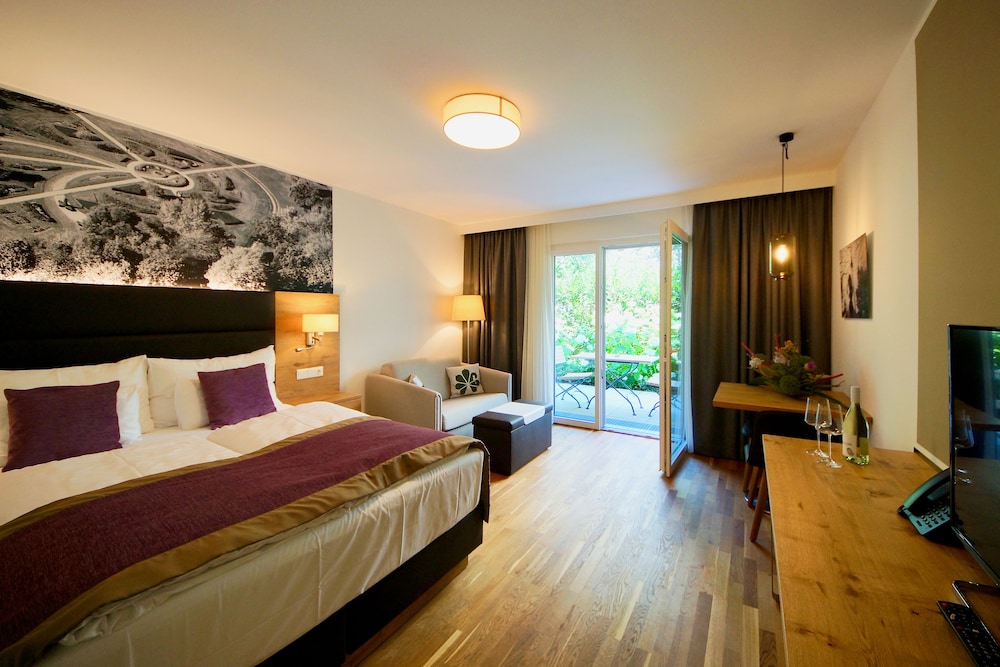 Parks 73 The TownHouse Hotel