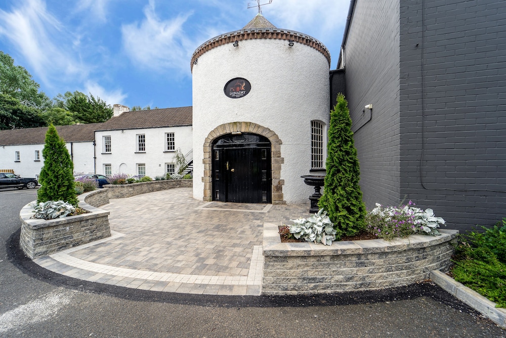 Dunadry Hotel and Gardens