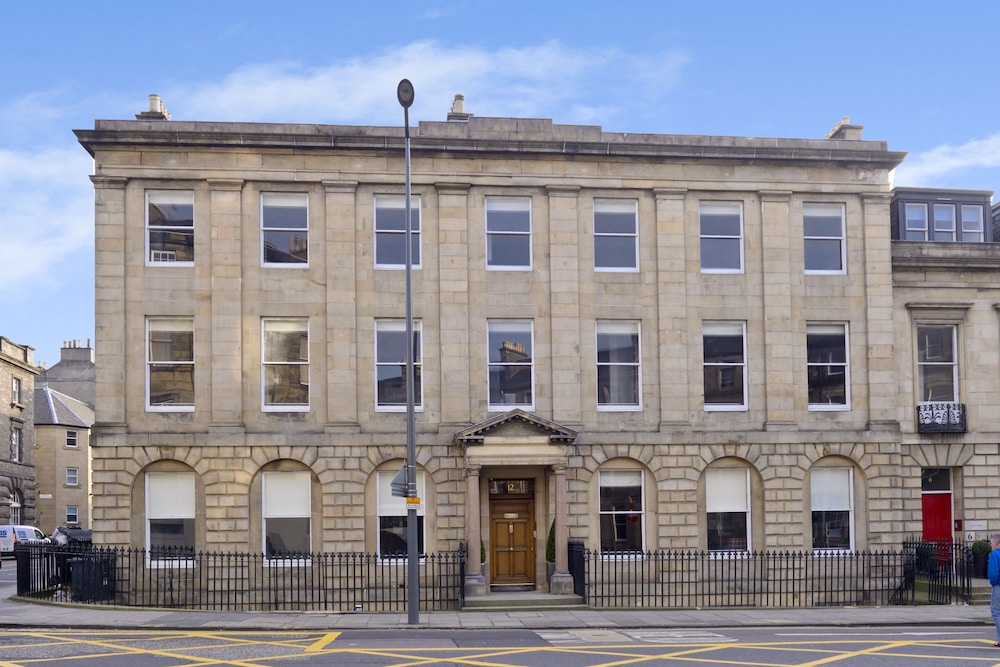 Destiny Scotland - Distillers House afbeelding