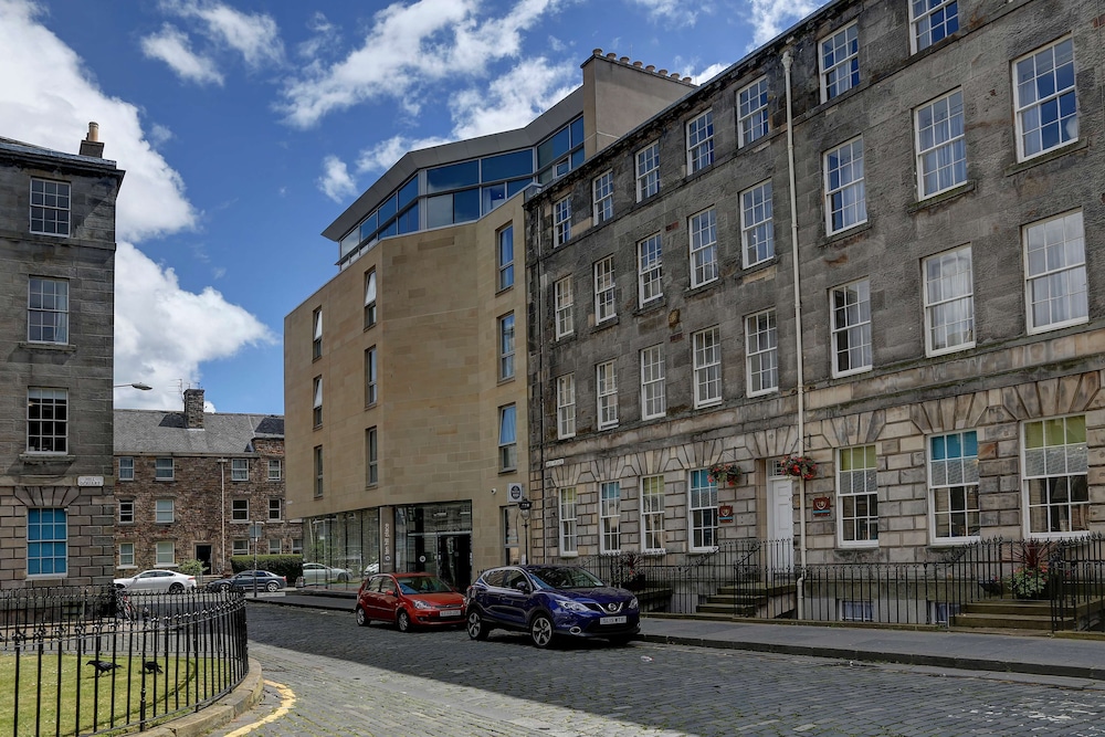 Ten Hill Place afbeelding