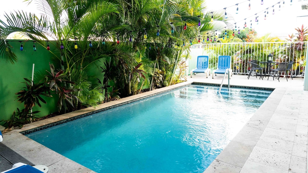 The Paradise Inn – The Paradise Inn in St. Maarten