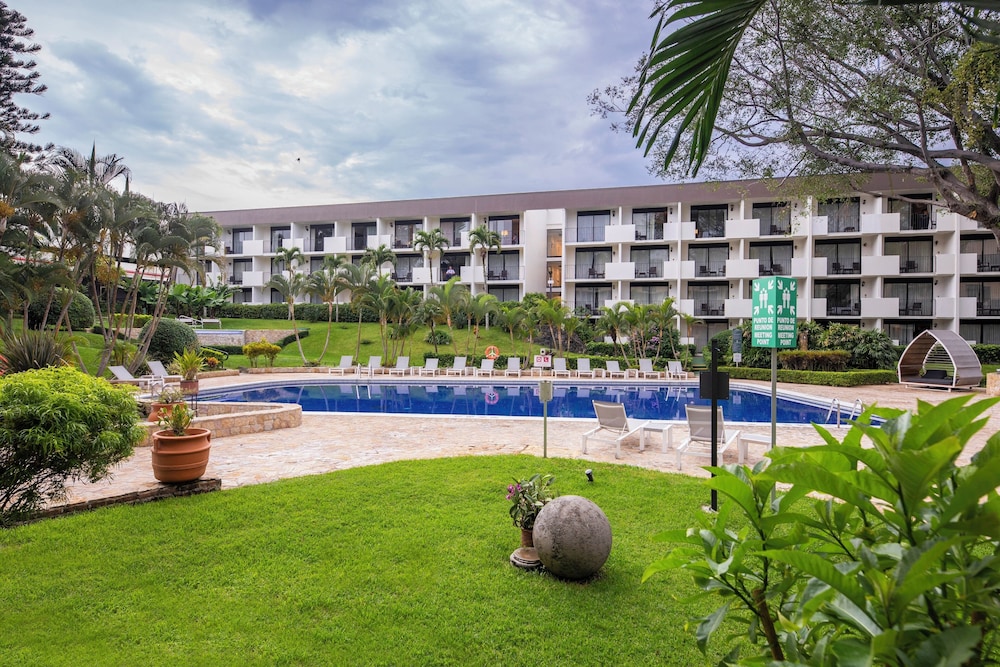 Irazu Hotel&Studios