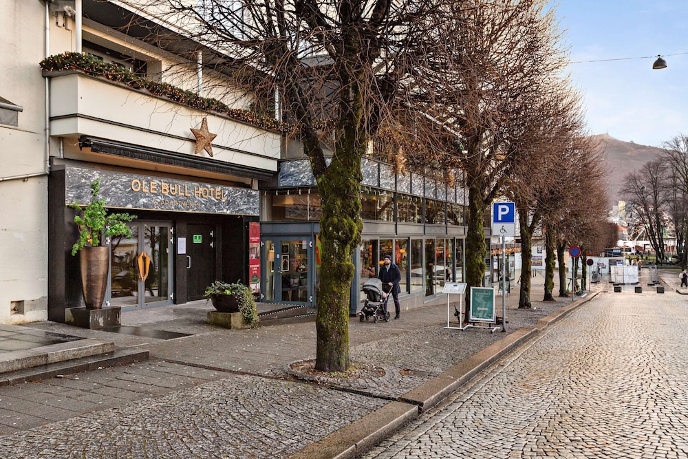 Ole Bull, Best Western Signature Collection.