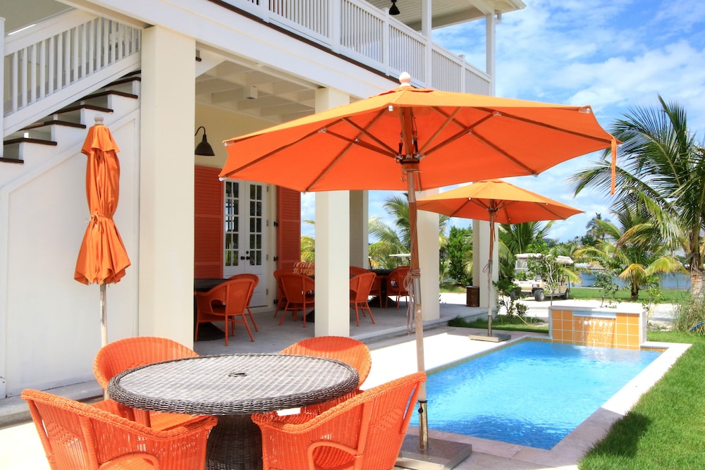 The Sandpiper Inn&Cottages