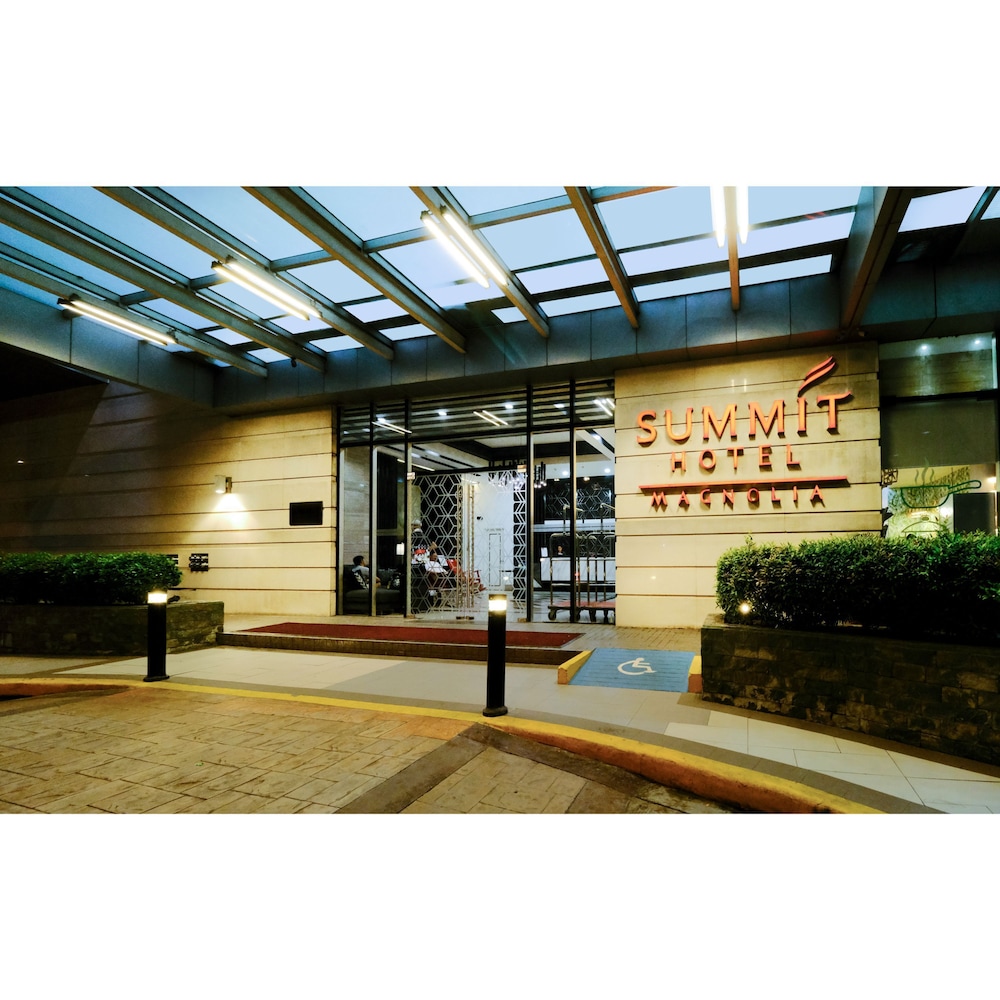 Summit Hotel Magnolia