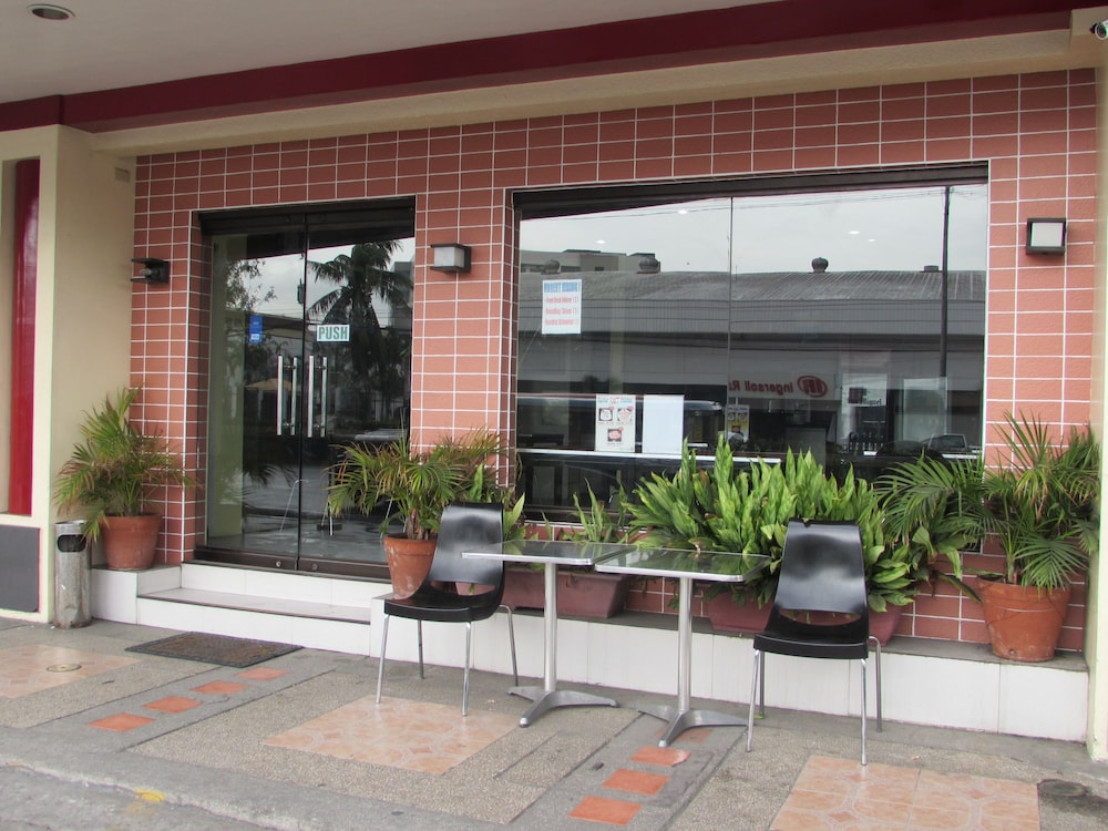 Oyster Plaza Hotel