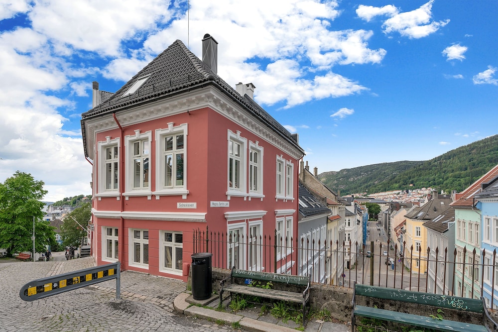 Barfot Apartments