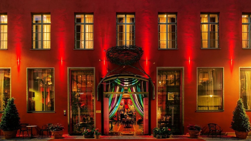 Dorsia Hotel &amp; Restaurant