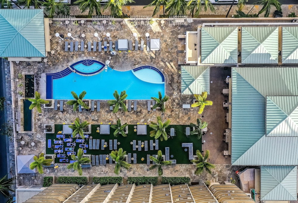 Embassy Suites by Hilton Waikiki Beach Walk