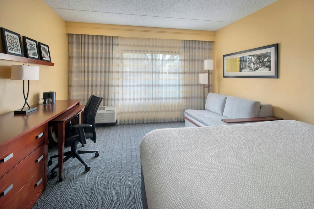Courtyard by Marriott Mt. Laurel
